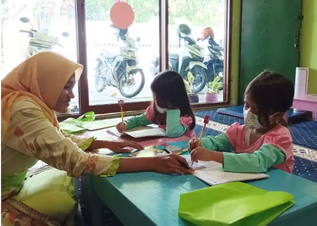 Suasana Belajar Les Bimbel di Ahe Keputren