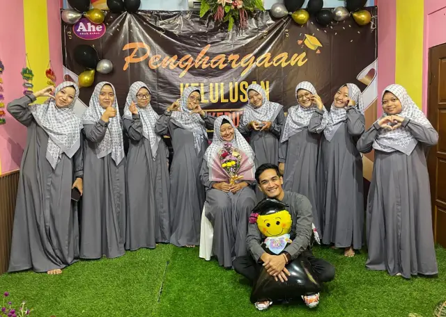 Guru atau Pengajar Les Bimbel Ahe Keputren